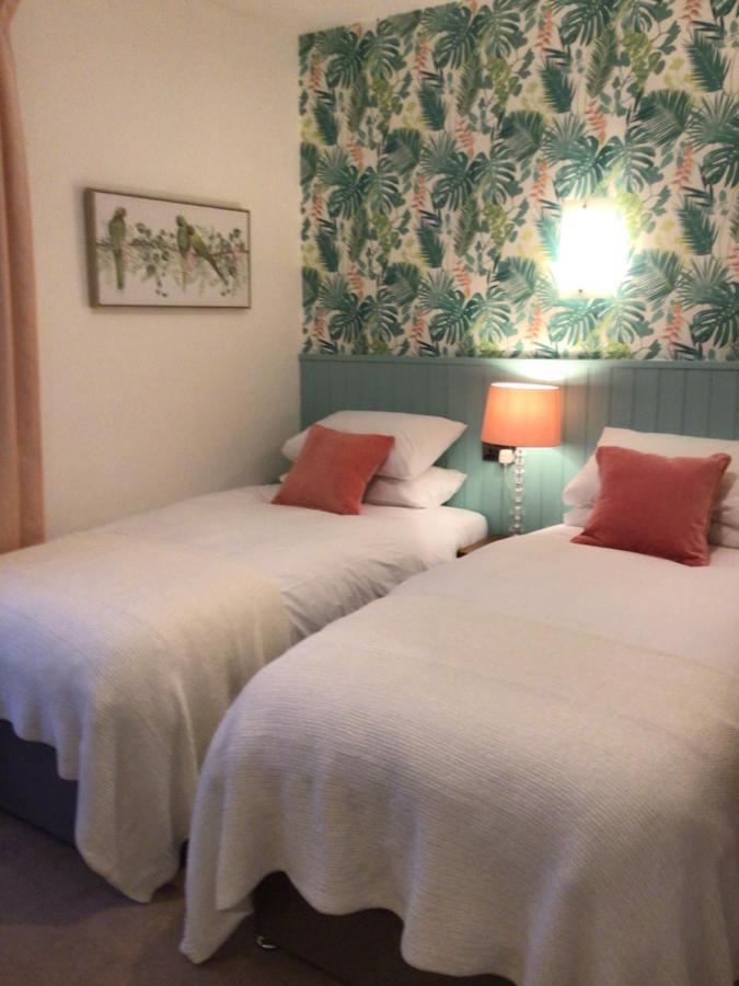 เบิร์ชลีห์ เกสท์เฮาส์ Hotel Grange-over-Sands ภายนอก รูปภาพ