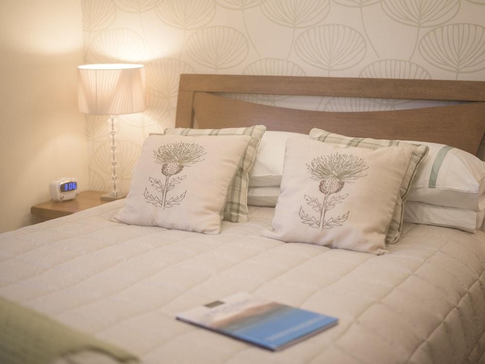 เบิร์ชลีห์ เกสท์เฮาส์ Hotel Grange-over-Sands ภายนอก รูปภาพ