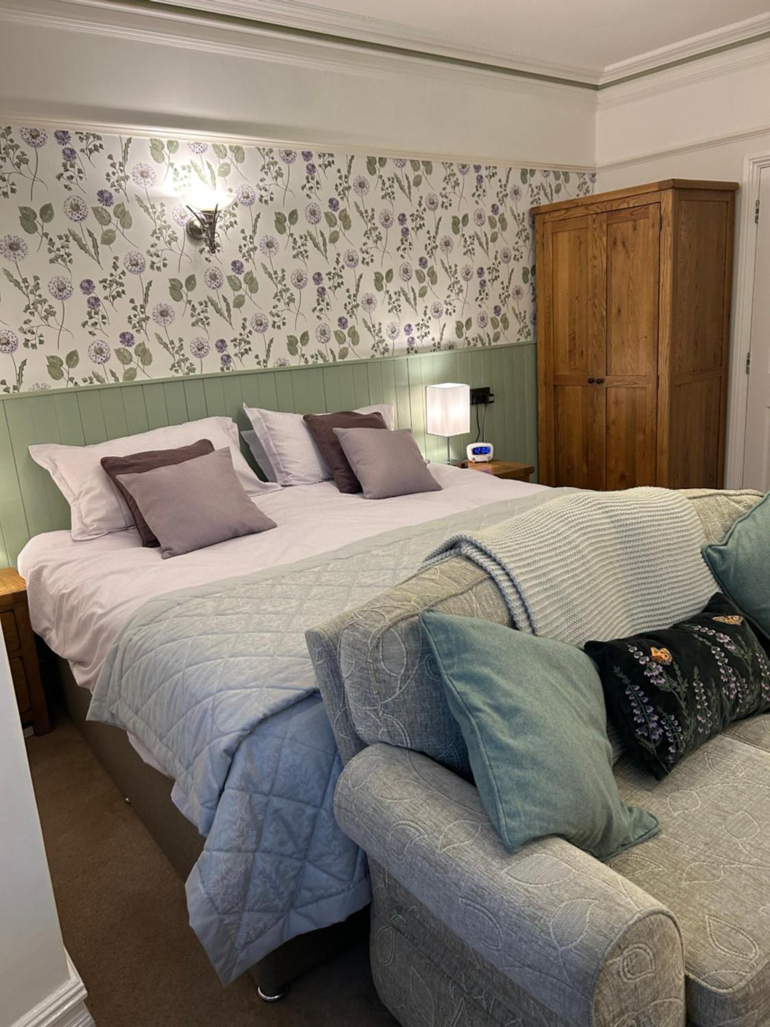 เบิร์ชลีห์ เกสท์เฮาส์ Hotel Grange-over-Sands ภายนอก รูปภาพ